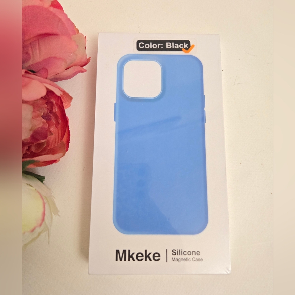 iPhone 14 Plus Case. Blue Silicone Magnetic Case Phone case K23-14-6.7. 12MP W
